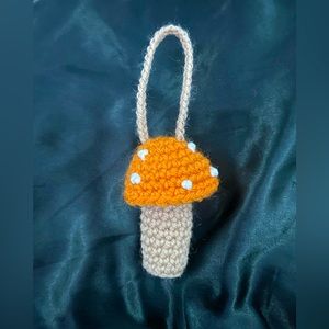 🍄 handmade crochet mushroom chapstick holder